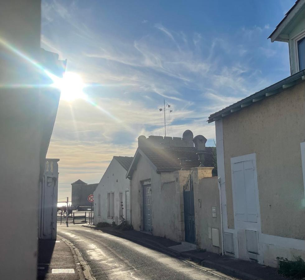 Appt Fouras Centre Ville 50M De La Mer Exterior photo